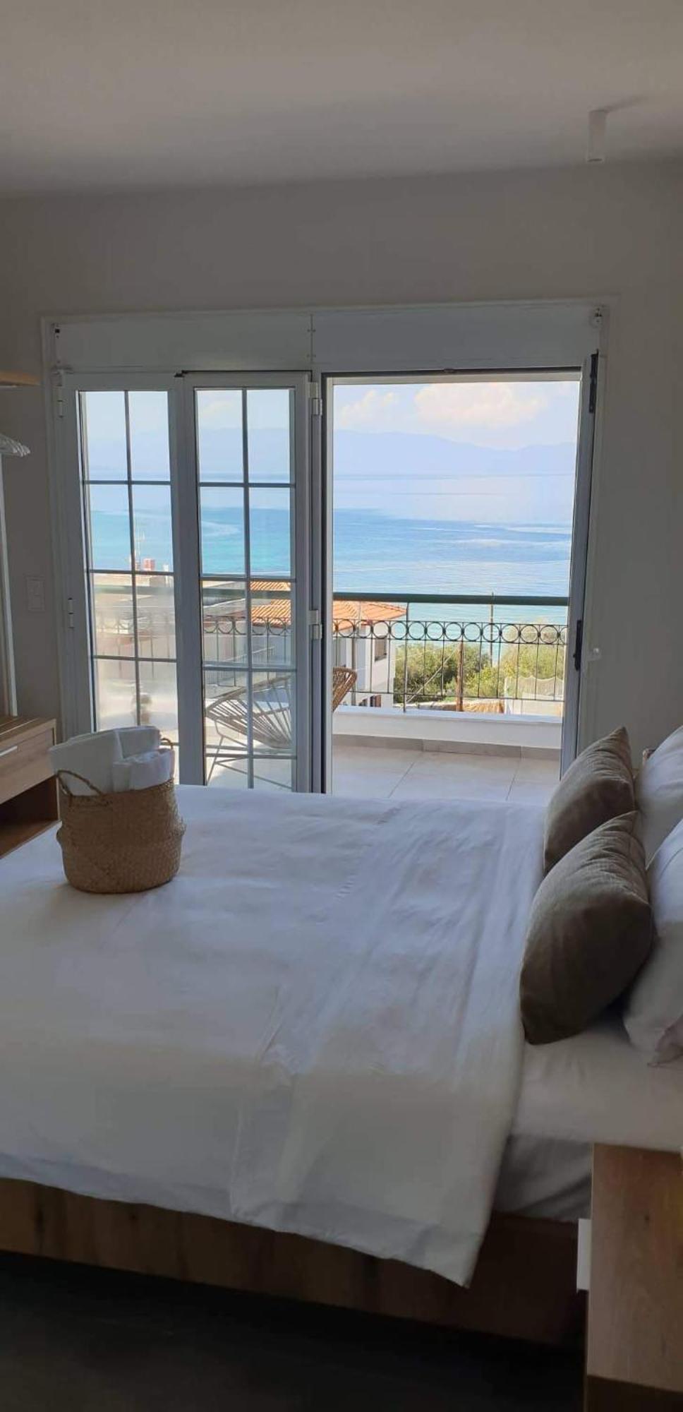 Villa Eleni Greece - Wonderful Sea View Studios Néa Ródha Exterior foto